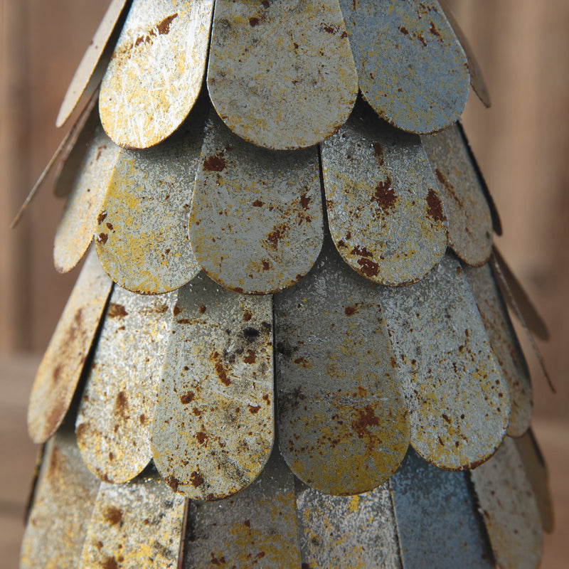 Rustic Radiance Christmas Tree Sculpture