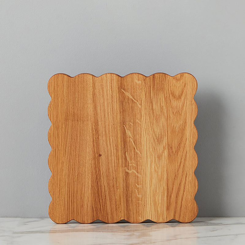 Etu Home Square Scalloped Cutting Board