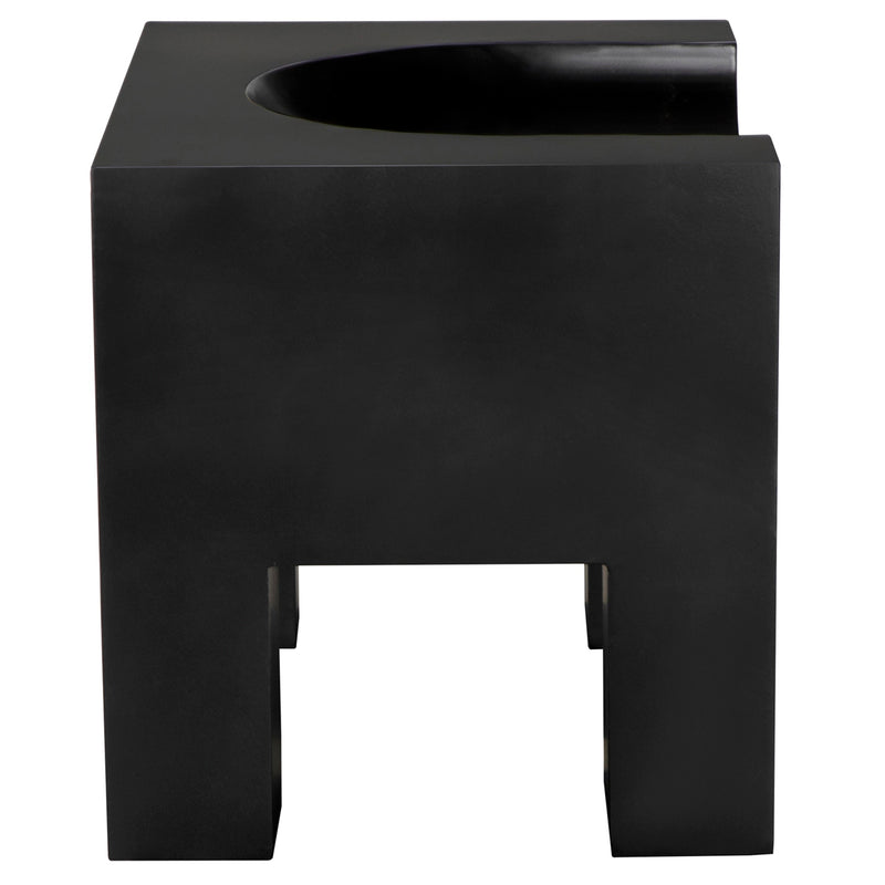 Noir Thron Chair