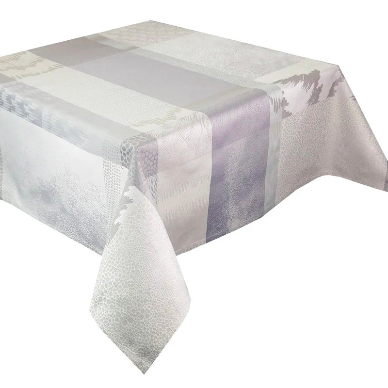 Garnier Thiebaut Mille Matieres Vapeur Jacquard Tablecloth