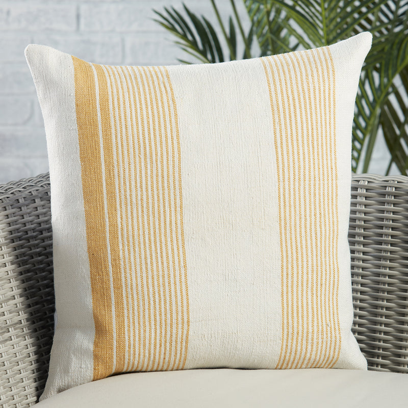 Jaipur Living Acapulco Parque Indoor/Outdoor Pillow