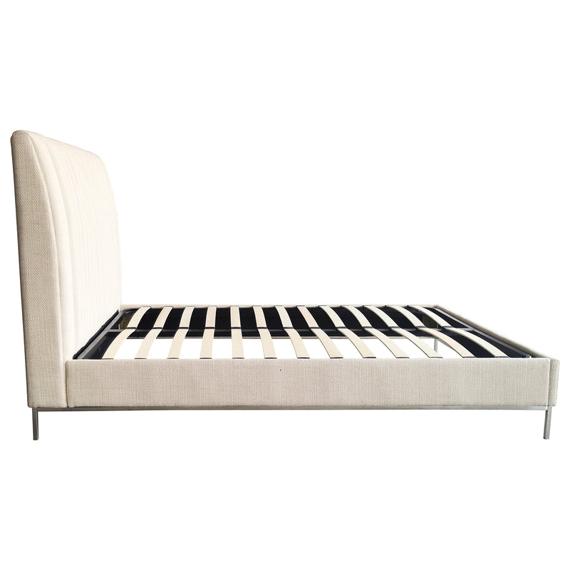 Diego Channel Tufted Bed