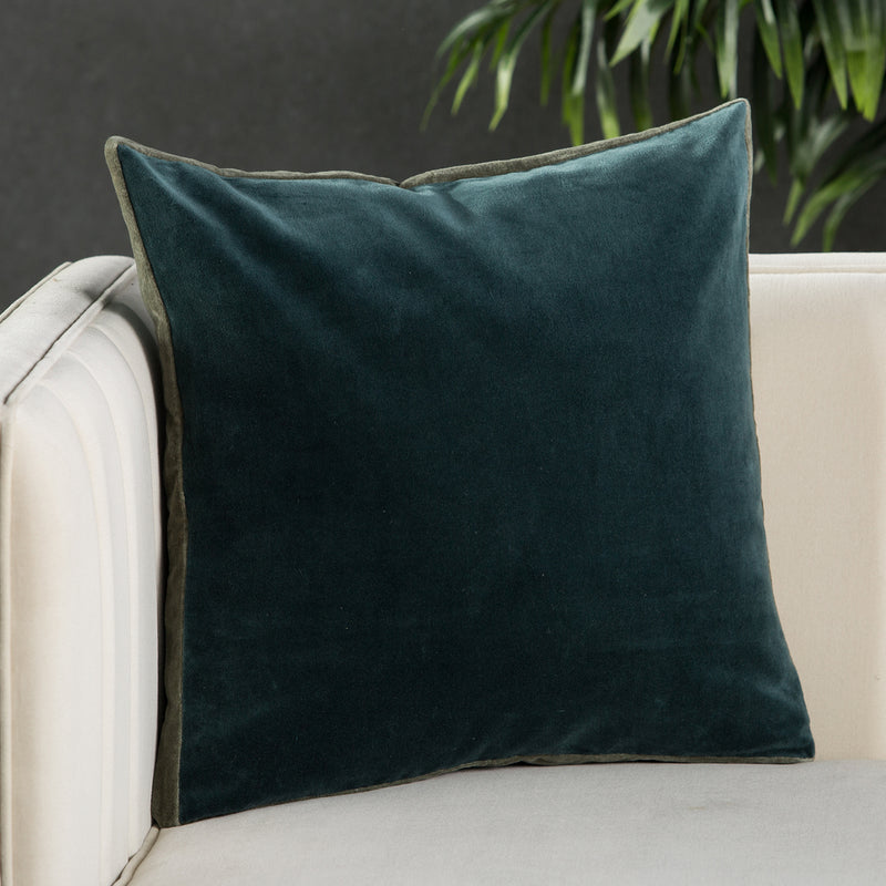 Jaipur Living Emerson Bryn Solid Throw Pillow