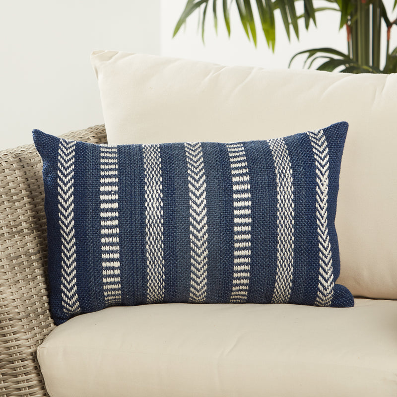 Vibe by Jaipur Living Pampas Papyrus Indoor/Outdoor Pillow