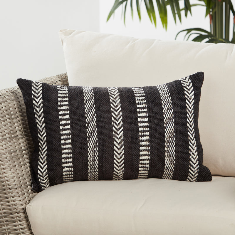 Vibe by Jaipur Living Pampas Papyrus Indoor/Outdoor Pillow